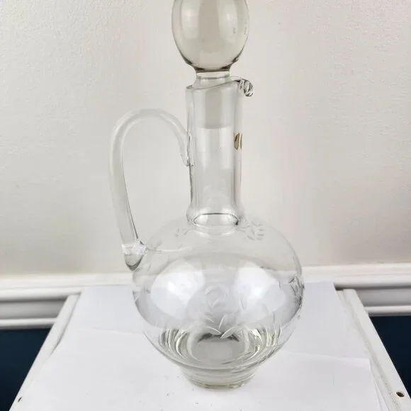 Crystal Etched Vintage Wine Decanter With Stopper - Picture 4 of 9